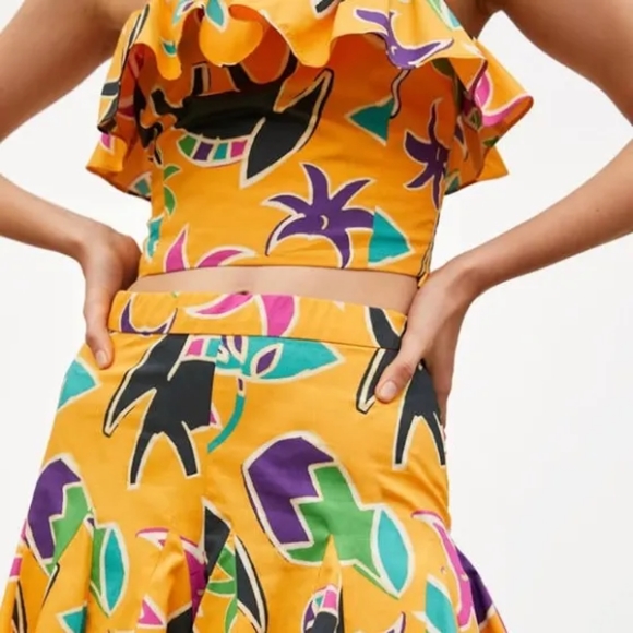 Zara Ruffled Tropical Crop Top - Picture 2 of 4